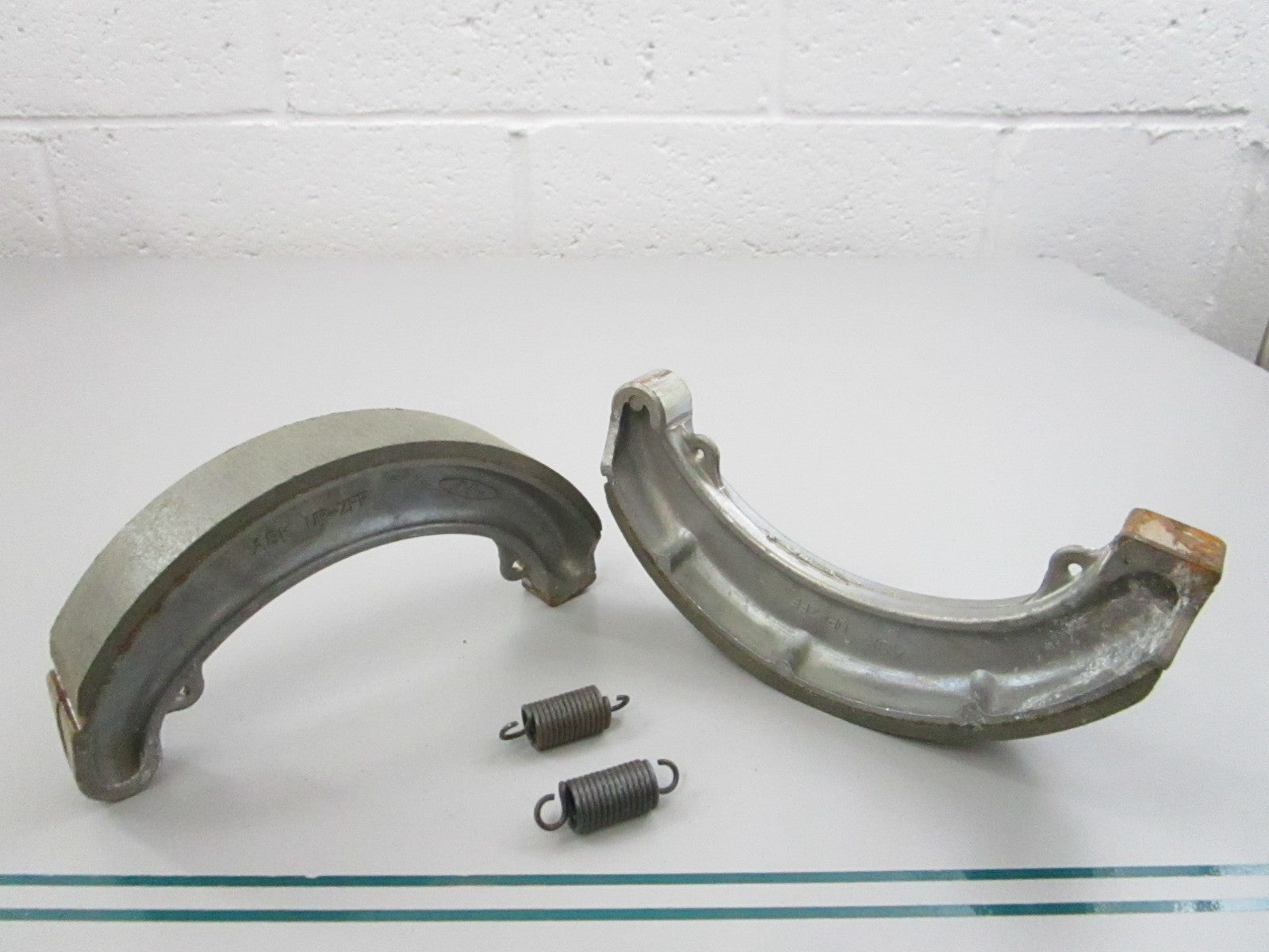 NEW OEM 06450-369-405 Honda Brake Shoe Set 0810