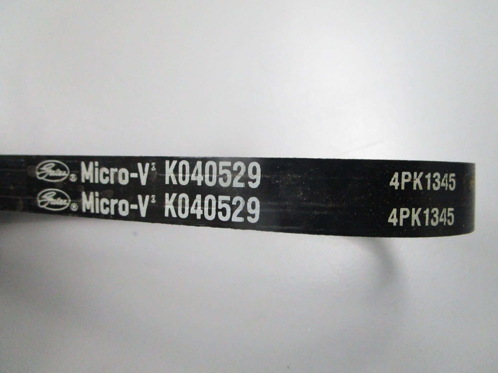 NEW K040529 Gates Micro-V Serpentine Belt 0810