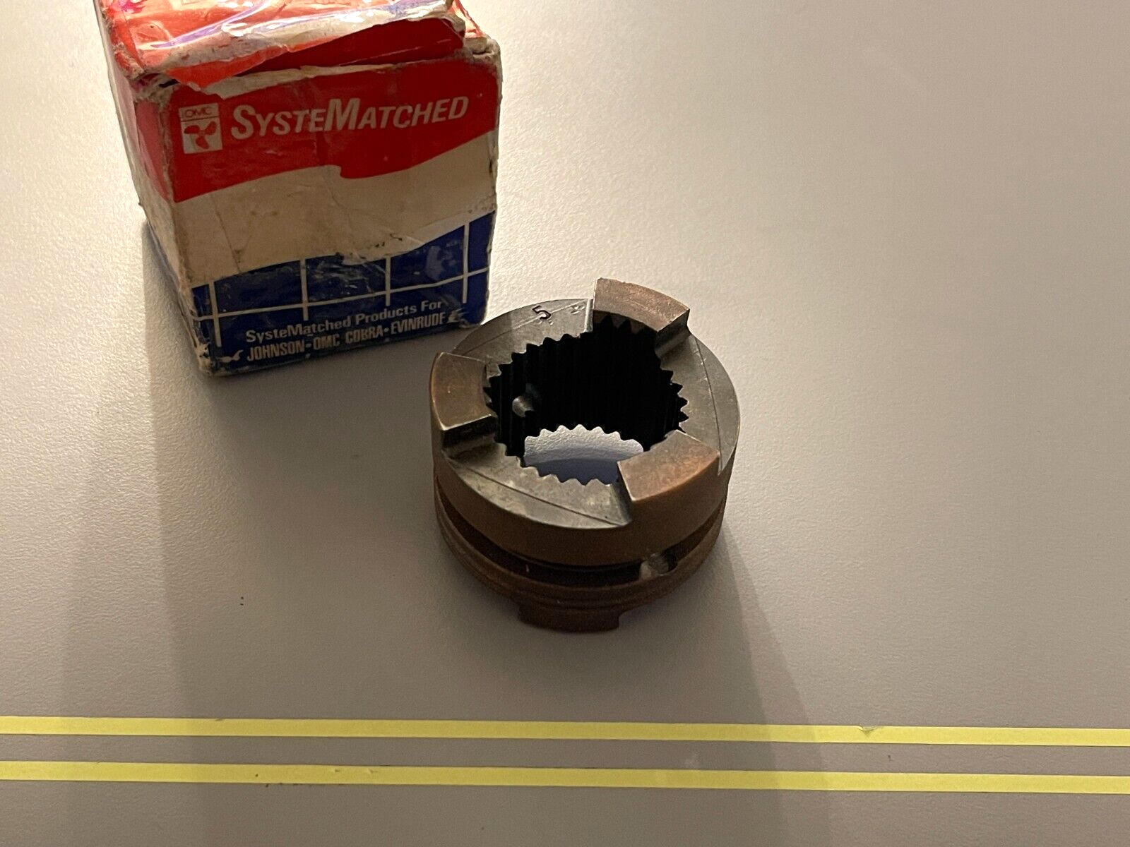 *NEW OEM* 0750 OMC Johnson Evinrude CLUTCH DOG 914714 0914714