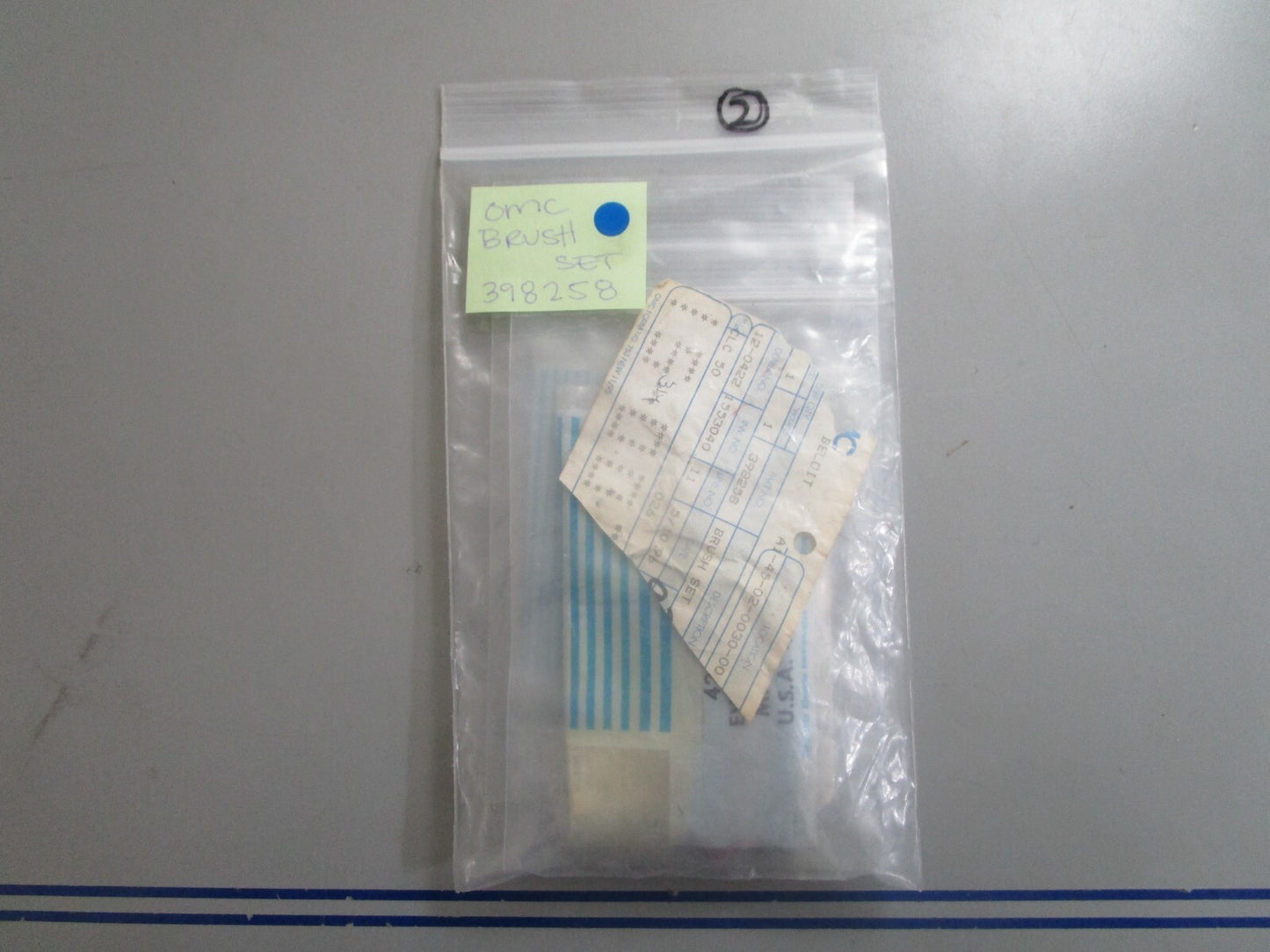 *NEW OEM* 0810 OMC Johnson Evinrude Brush Set 398258 0398258