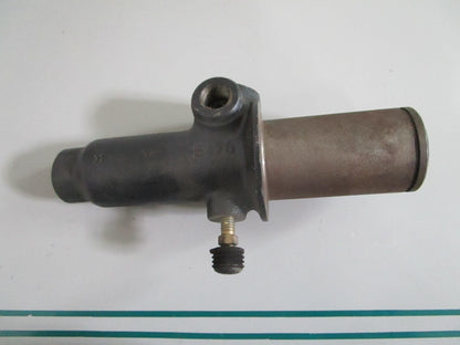 NEW OEM 0002952906 Merecedes-Benz Master Cylinder 0820