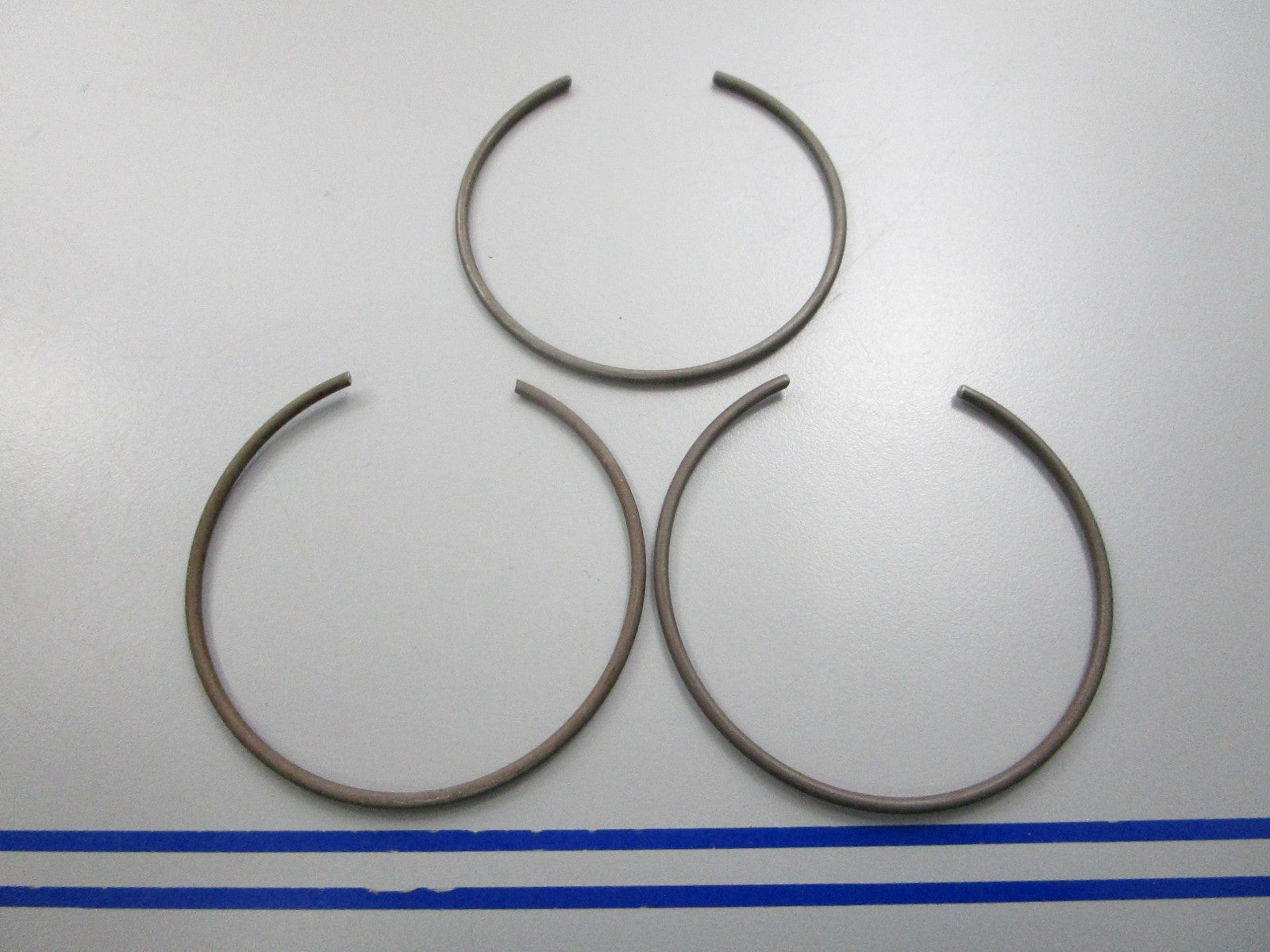NEW OEM (LOT OF 3) 305558 0305558 OMC Johnson Evinrude Retaining Ring 0810