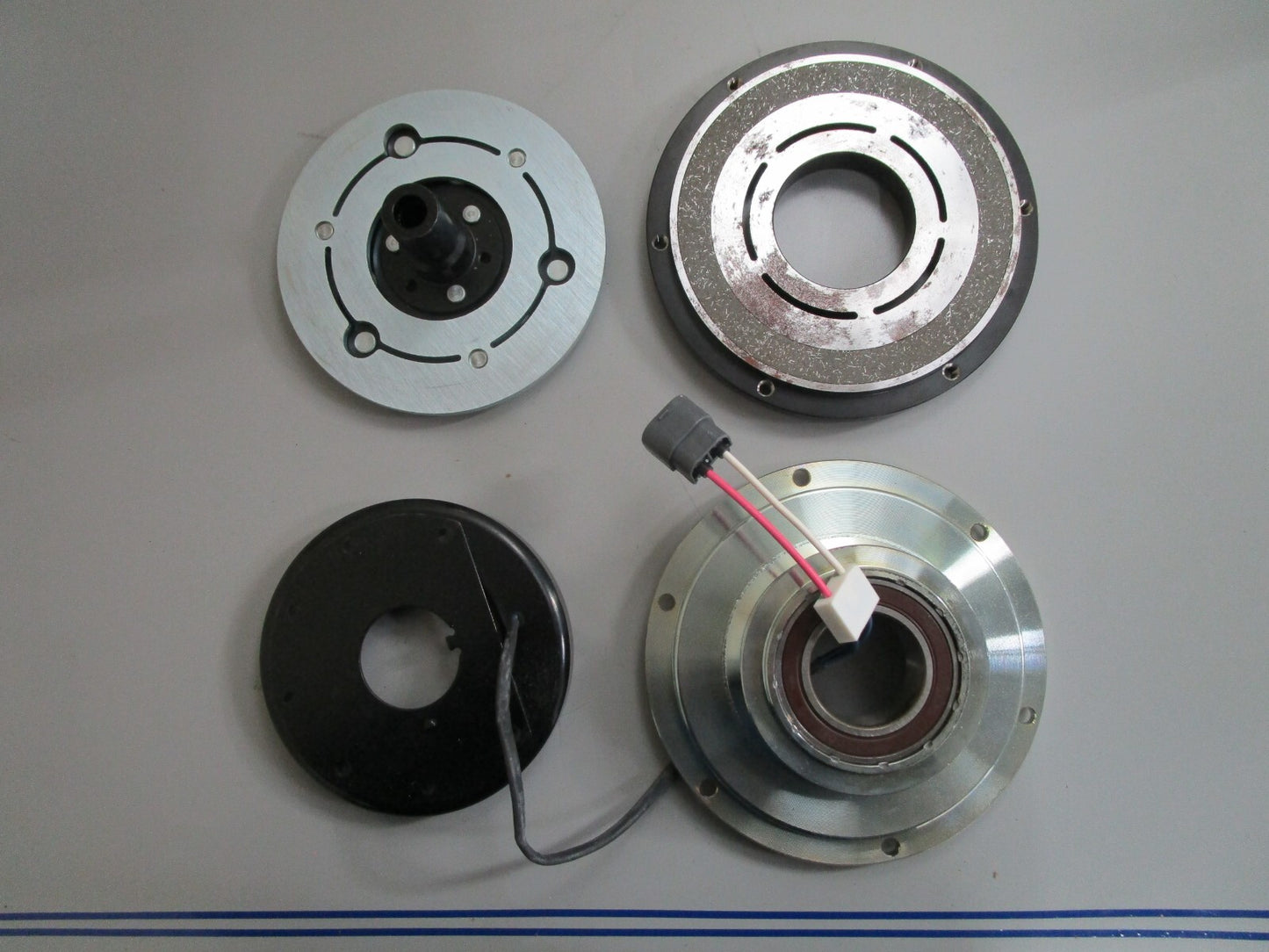 *NEW OEM* 0820 Volvo Penta V2 Compressor Clutch 21325457