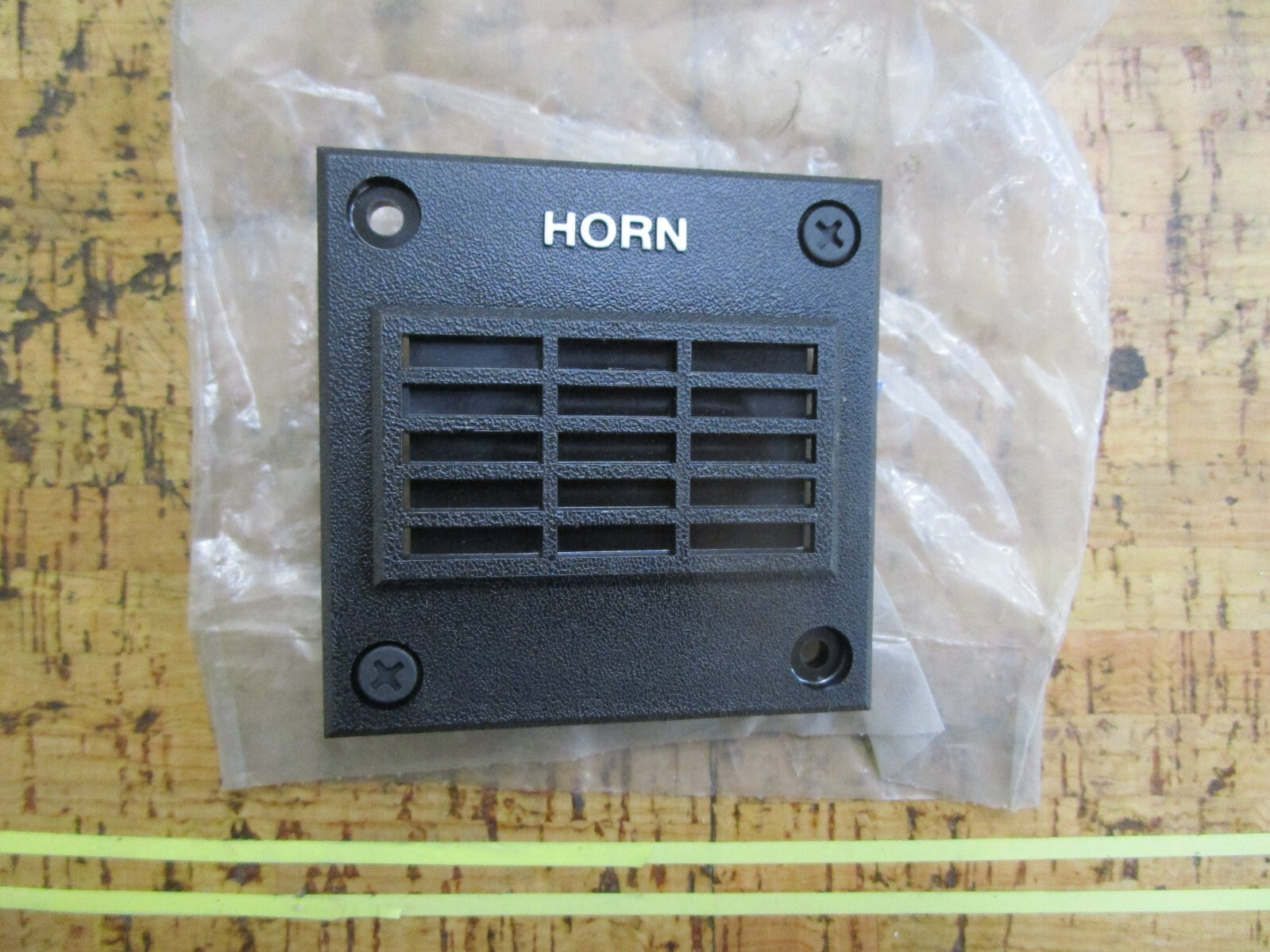 *NEW OEM* 0810 OMC Johnson Evinrude Horn Bezel 126090 0126090