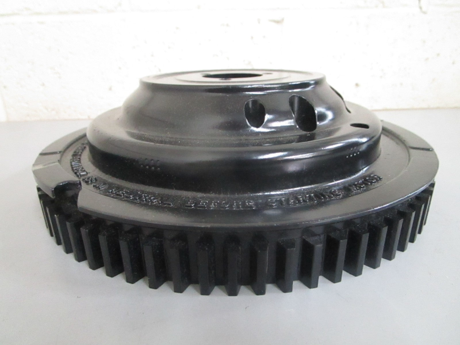 *NEW OEM* 0820 OMC Johnson Evinrude Flywheel 583696 0583696 583697