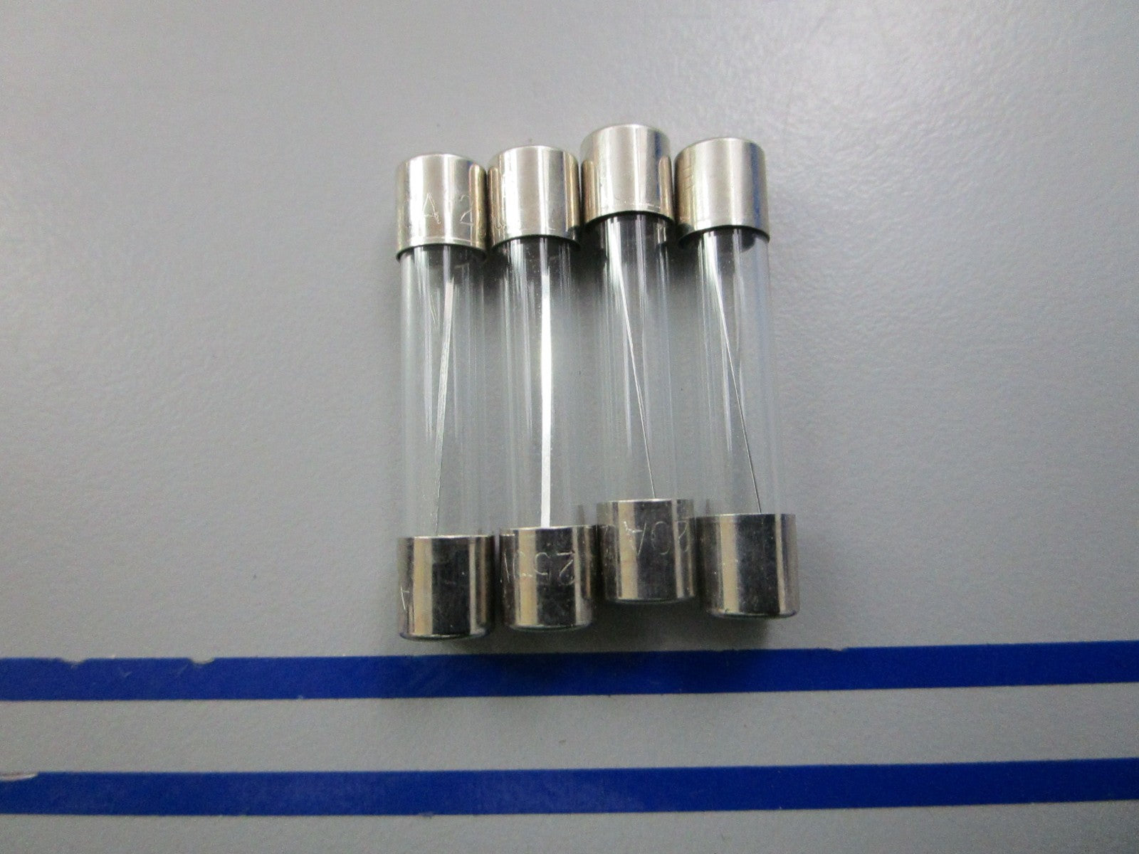 NEW (LOT OF 4) 444120-1 Sea-Dog 20 AMP AGC Fuse 0810