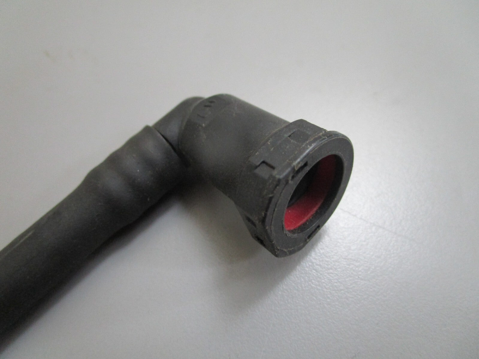 *NEW OEM* 0820 OMC Johnson Evinrude Connector & Tube Ay 439947 0439947