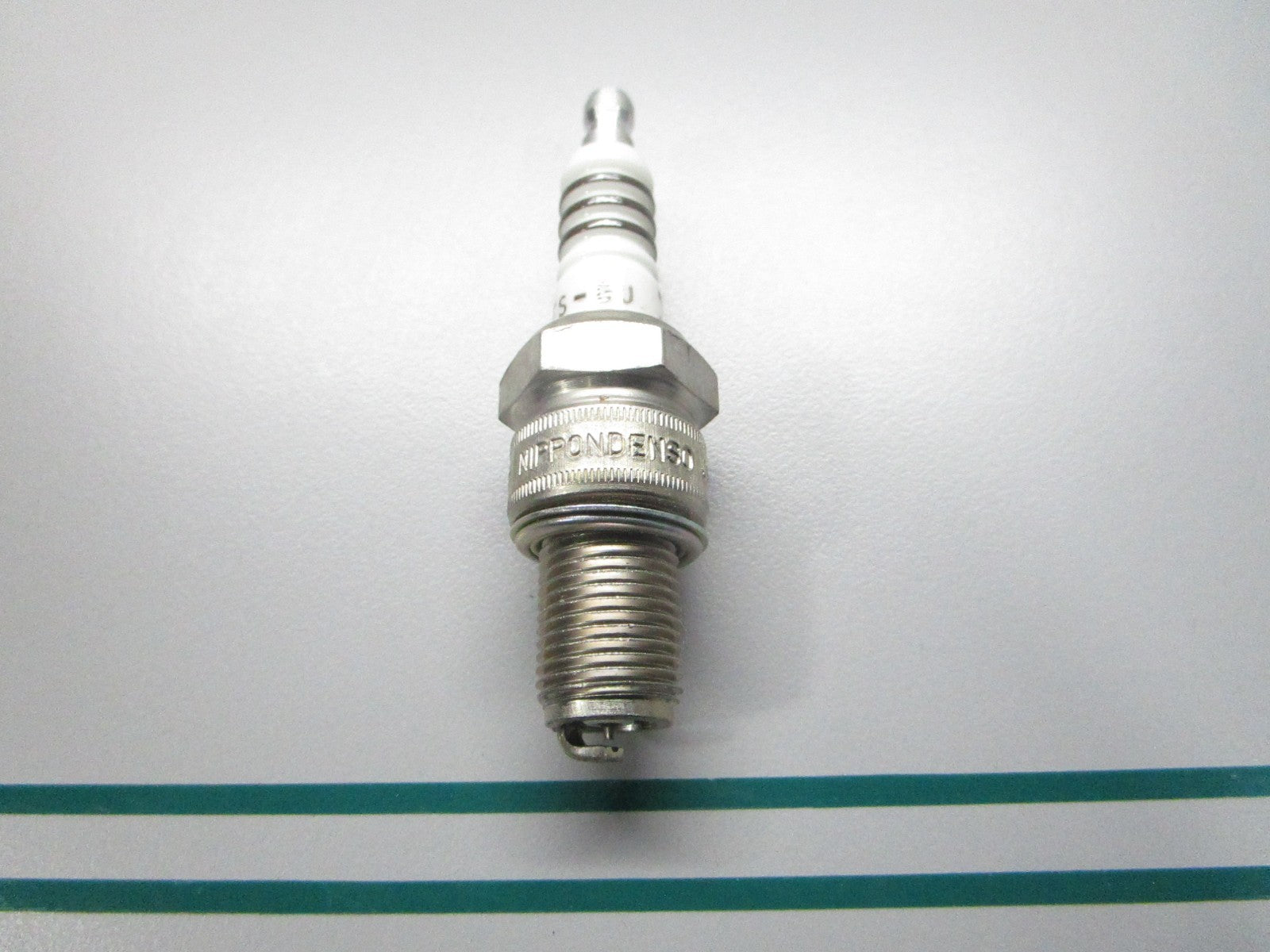 NEW OEM W24ES-GU Nippon Denso Spark Plug 0810