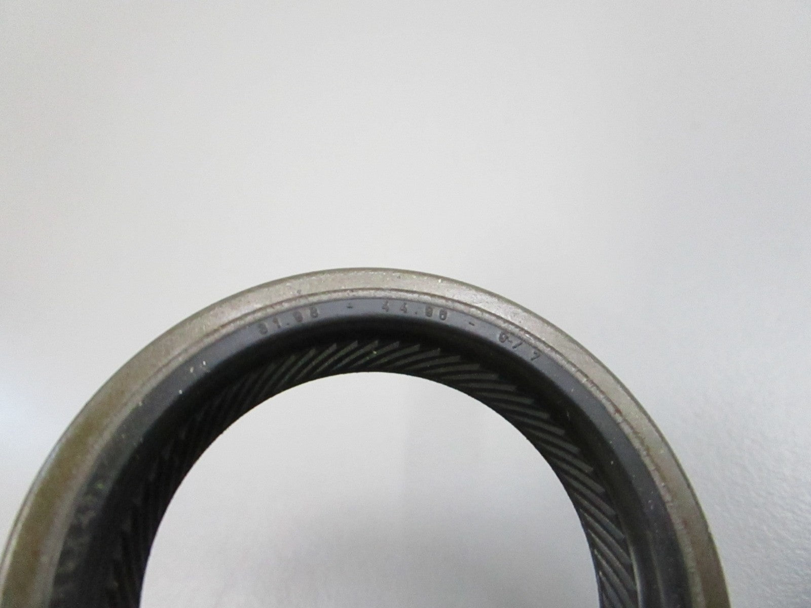 John Deere NEW OEM Oil Pump Drive Shaft Seal AL28922 1040 1140 2040 NOS 0810