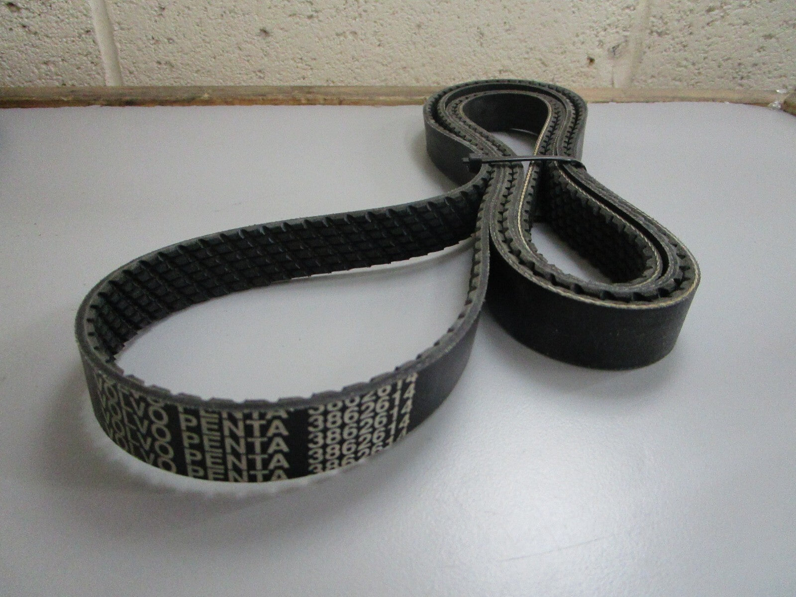 *NEW OEM* 0820 Volvo Penta Serpentine Belt 3862614