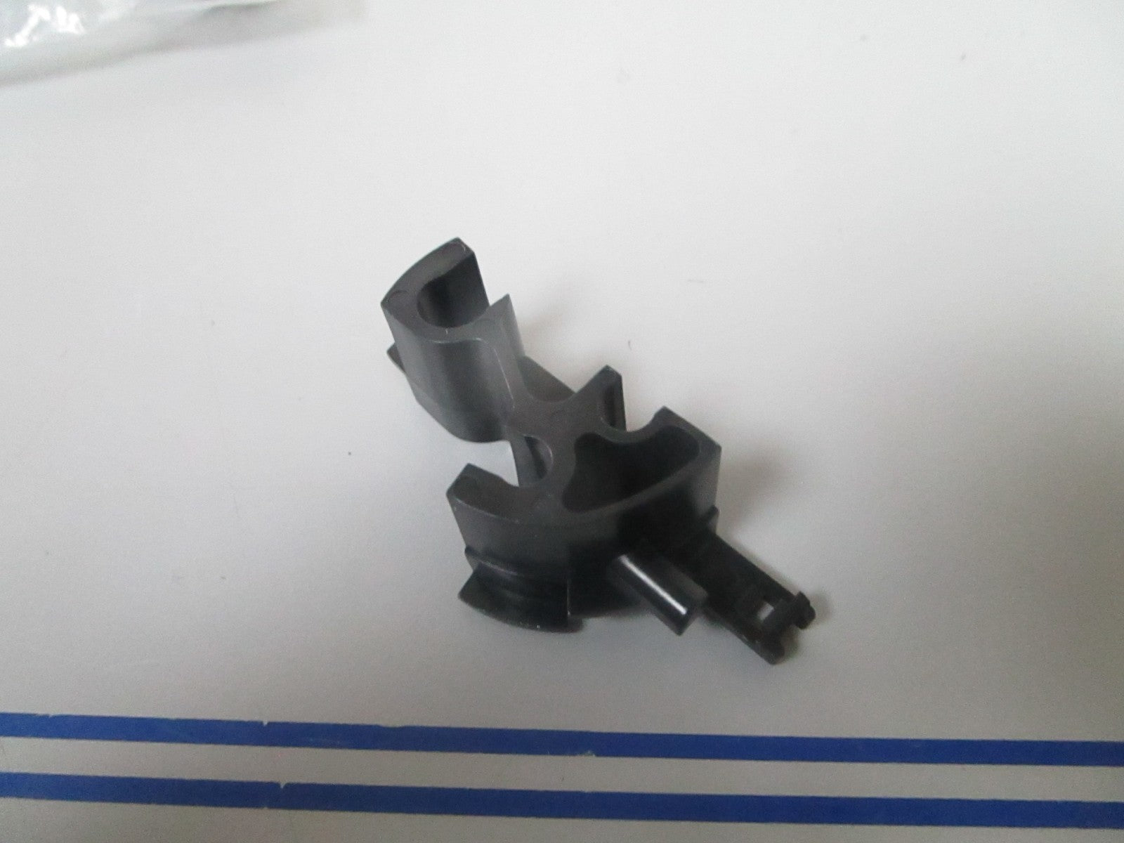 *NEW OEM* 0720 OMC Johnson Evinrude Retainer 343553 0343553