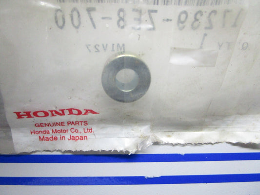 *NEW OEM* 0810 Honda Spacer 17239-ZE8-700
