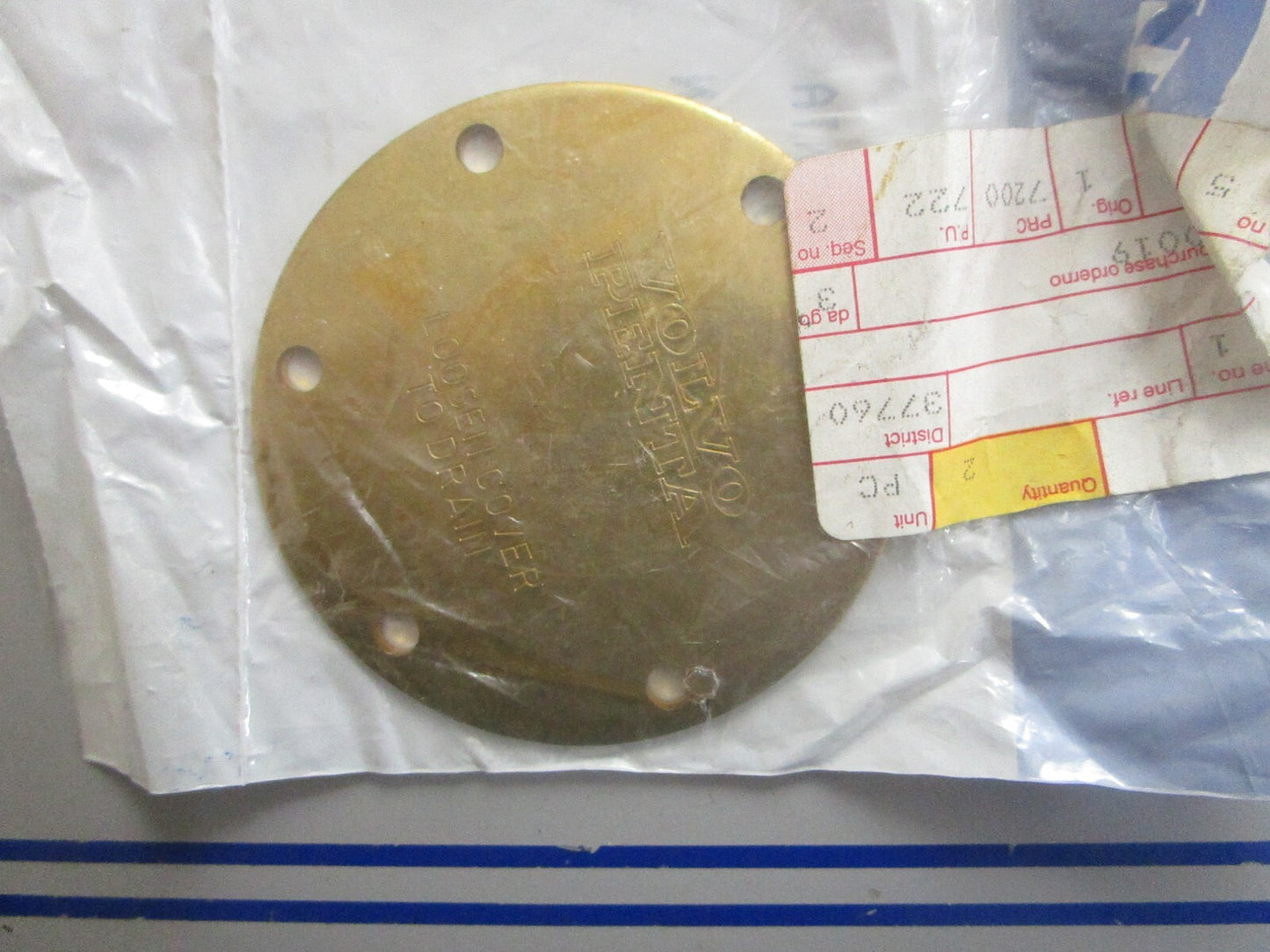 *NEW OEM* 0810 Volvo Penta End Cover 817824