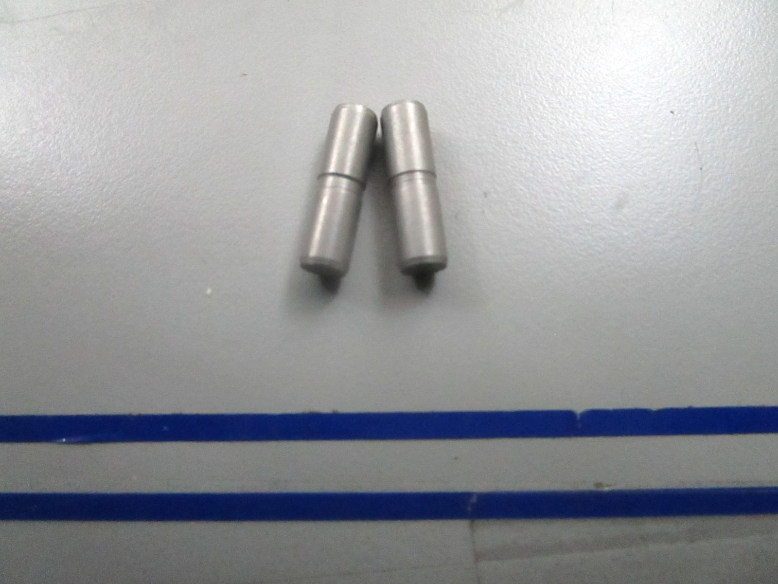 *NEW OEM* (LOT OF 2) 0810 OMC Johnson Evinrude Pivot Pin 204870 0204870