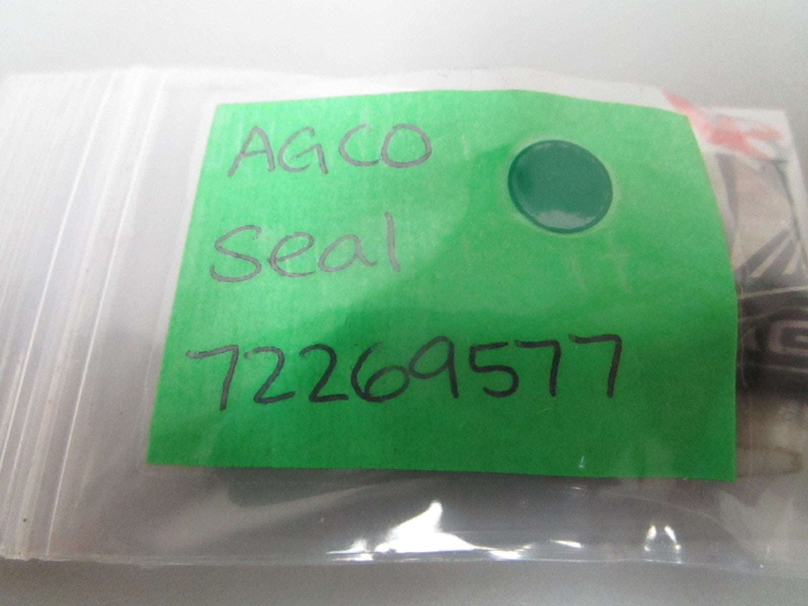 NEW OEM 72269577 AGCO Seal 0810