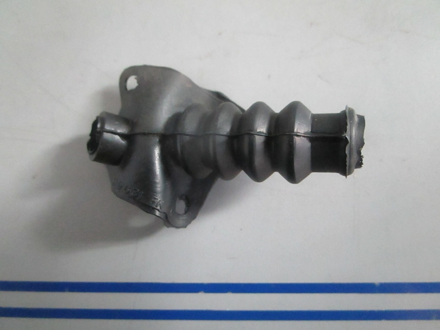 NEW OEM 309631 0309631 OMC Johnson Evinrude Rubber Shift Boot 0820