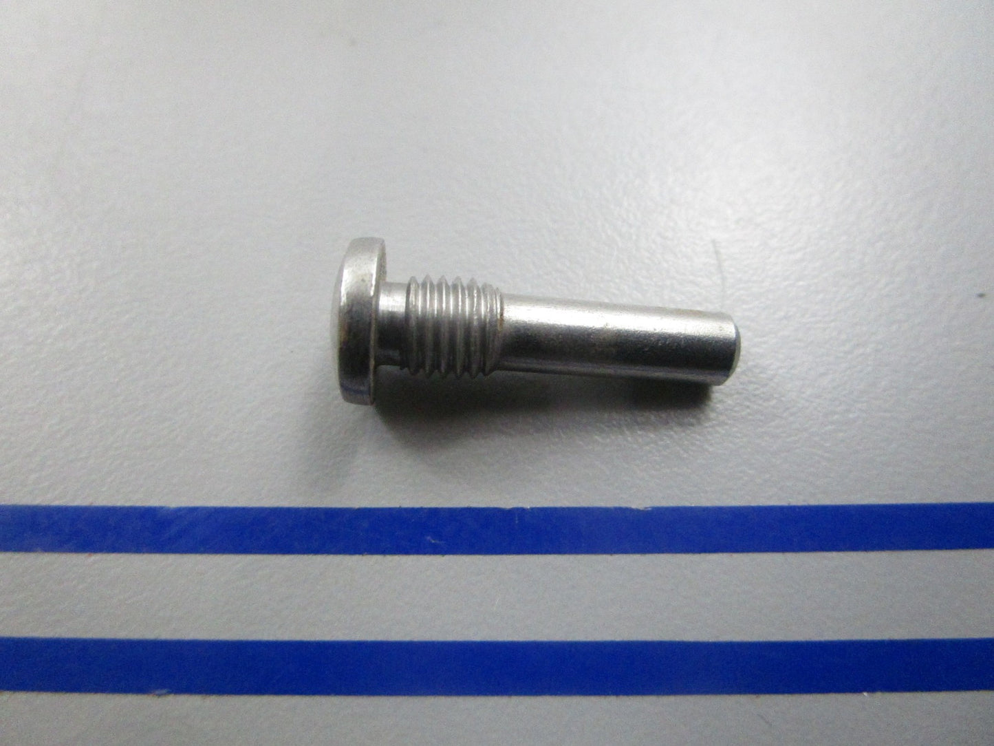 NEW OEM 303358 0303358 OMC Johnson Evinrude Pivot Pin 0810