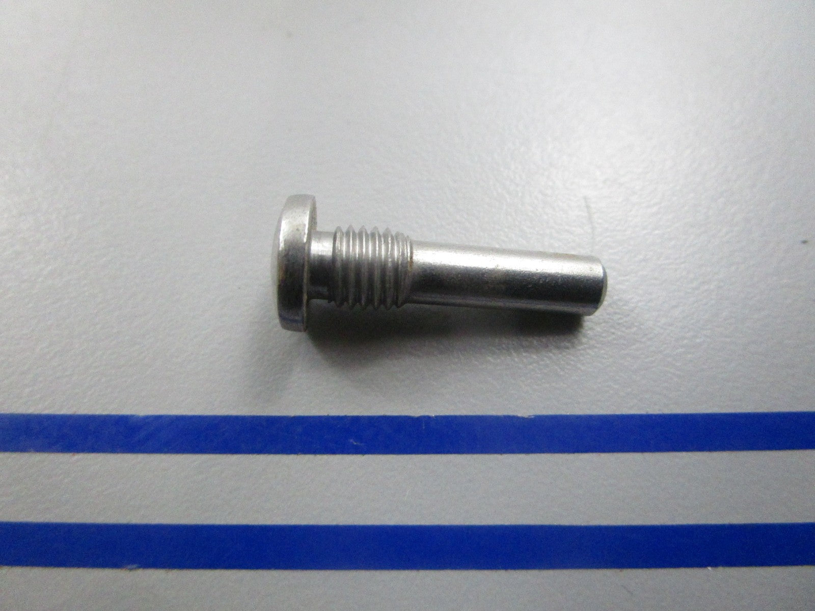 NEW OEM 303358 0303358 OMC Johnson Evinrude Pivot Pin 0810