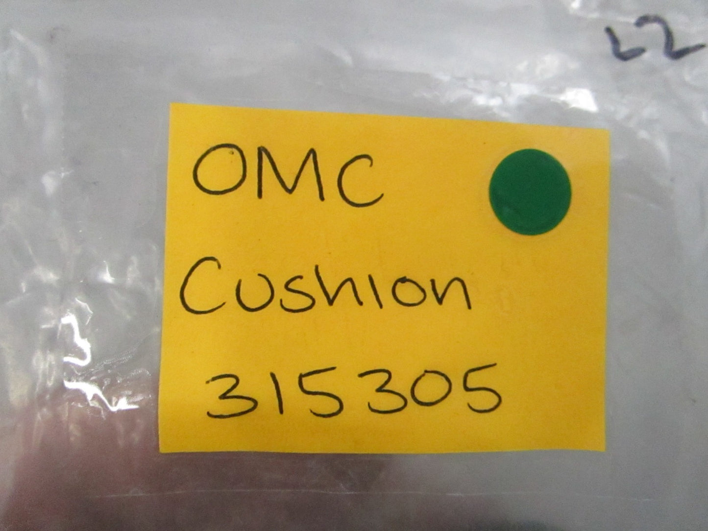 NEW OEM (LOT OF 2) 315305 0315305 OMC Johnson Evinrude Cushion 0810