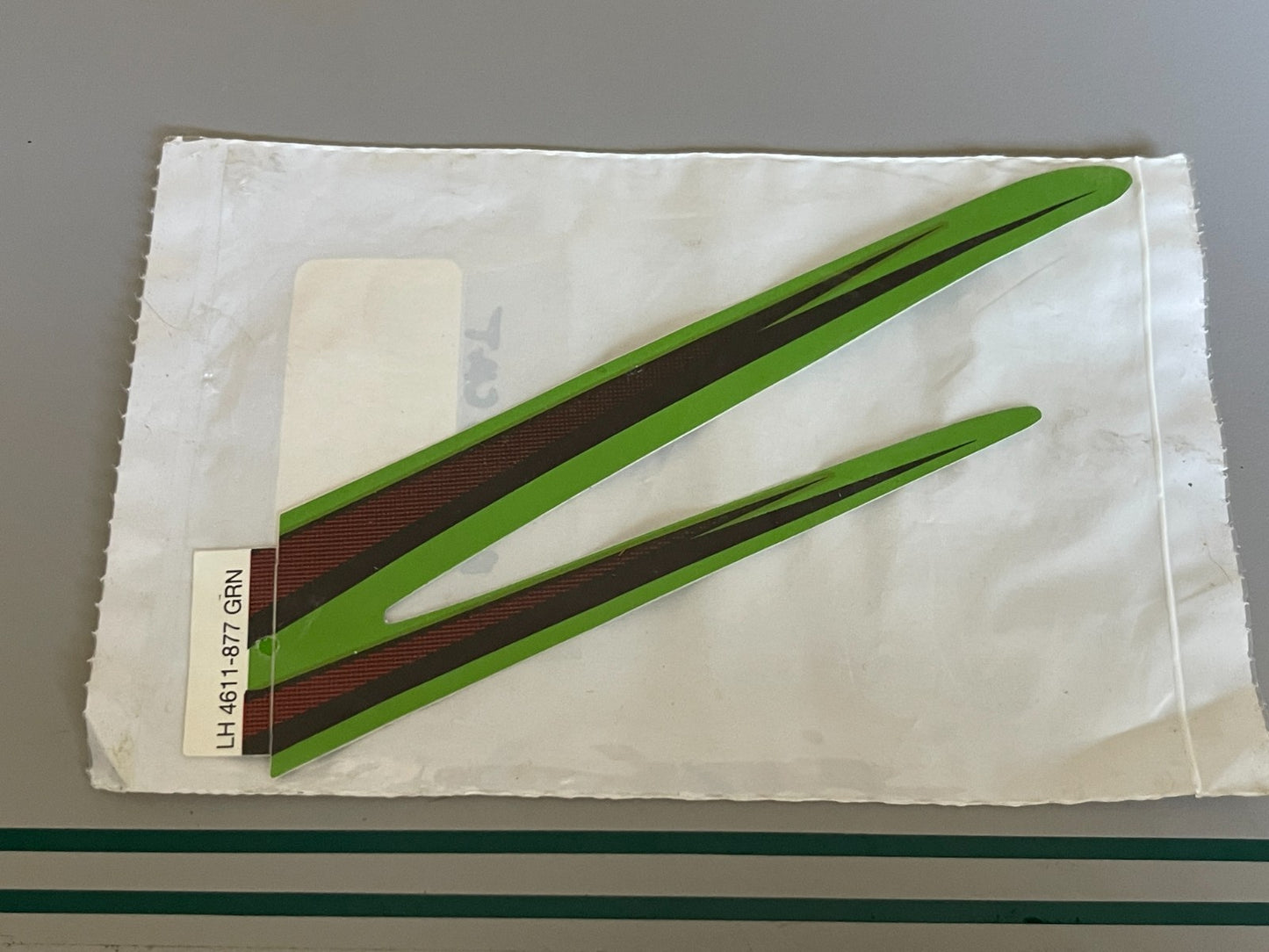 NEW OEM 4611-877 Arctic Cat Green Left Hood Vent Decal 0810