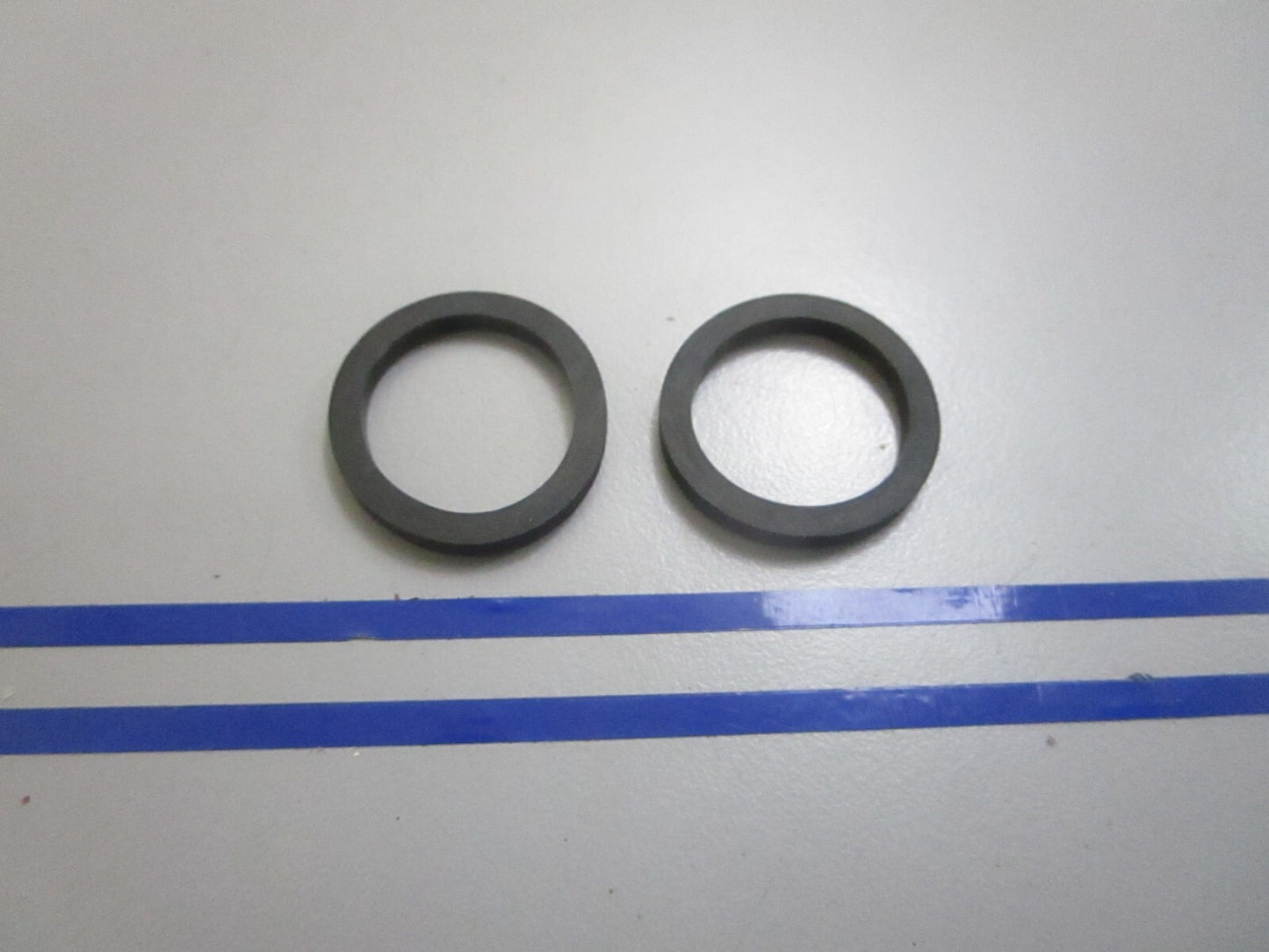 *NEW OEM* (LOT OF 2) 0810 OMC Johnson Evinrude Gasket 305198 0305198
