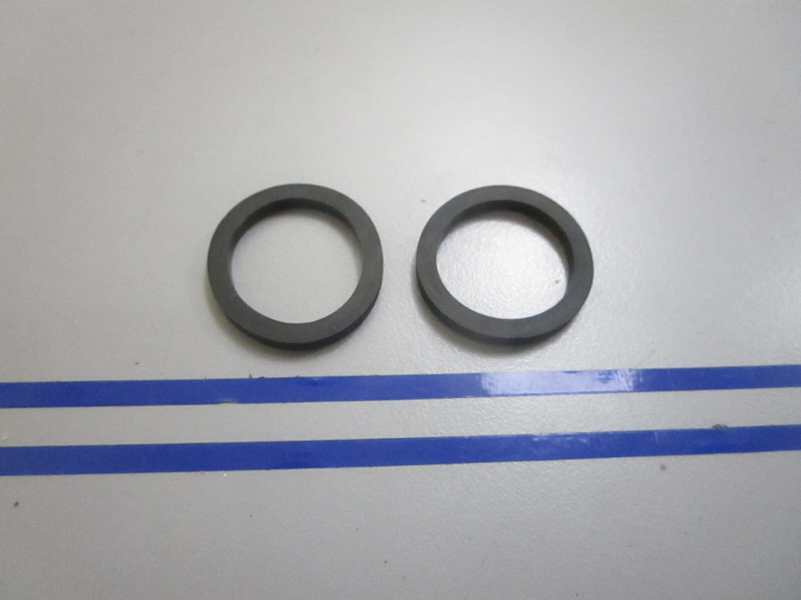 *NEW OEM* (LOT OF 2) 0810 OMC Johnson Evinrude Gasket 305198 0305198