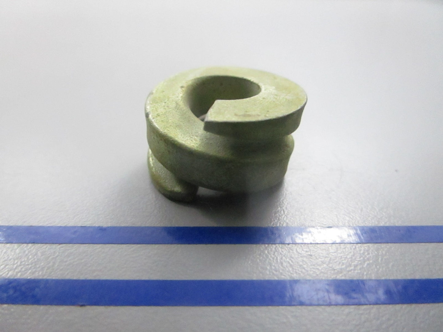 NEW OEM 302051 0302051 OMC Johnson Evinrude Spring 0810