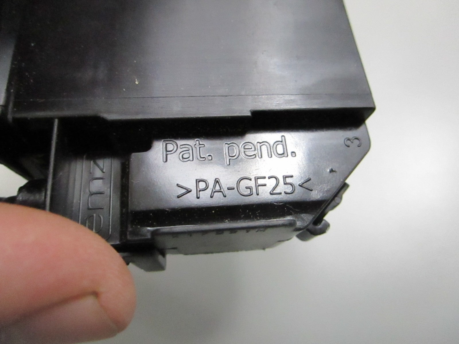 NEW OEM W11394572 Whirlpool Latch 0810