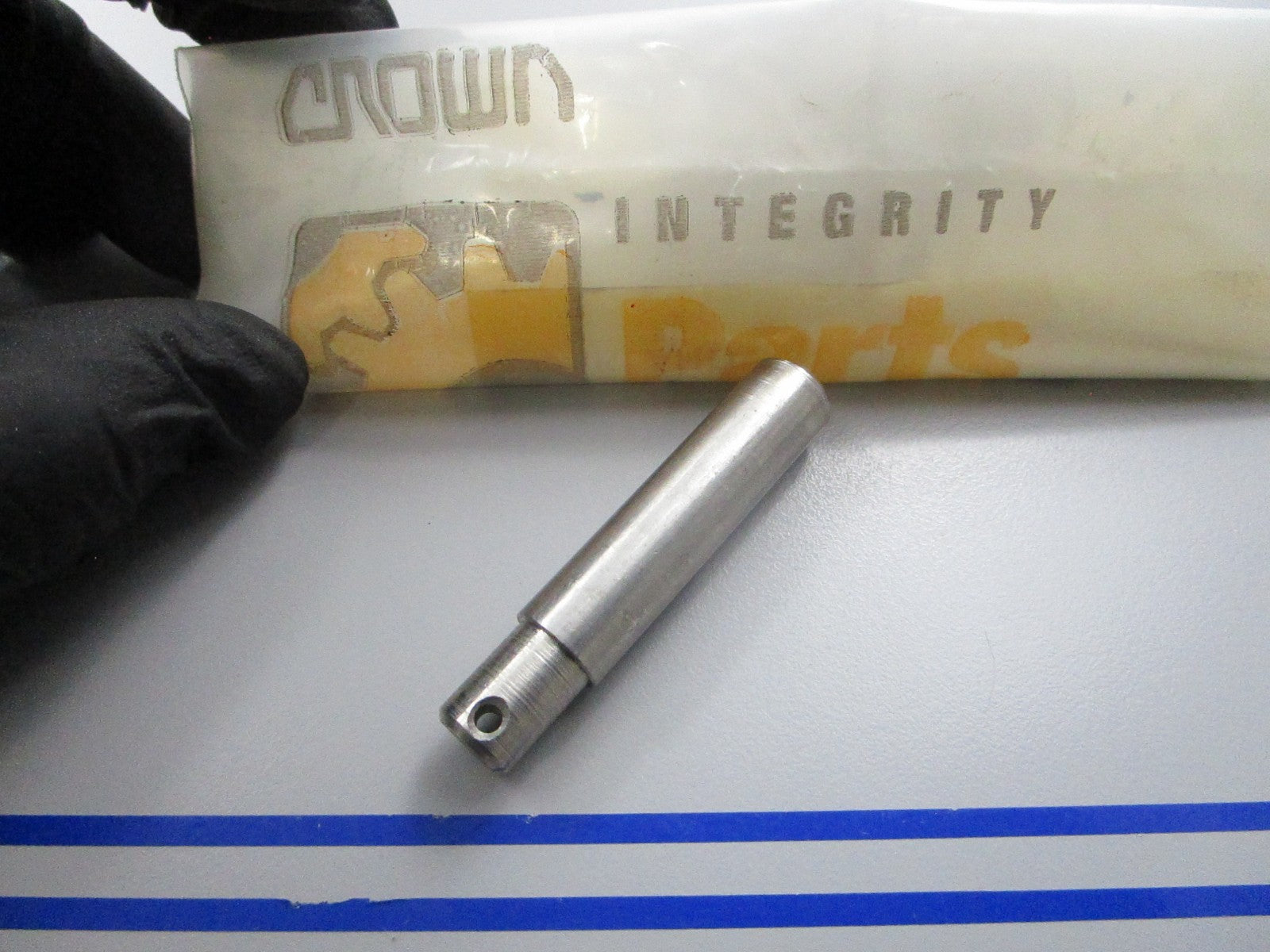 *NEW OEM* 0810 Crown Axle 080191