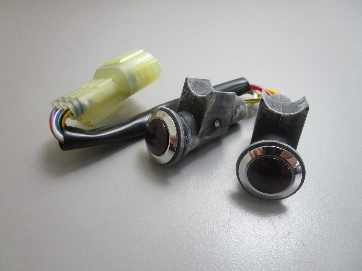 *NEW OEM* 0820 Honda 2-Bulb Indication Lamp 37210-ZW5-004