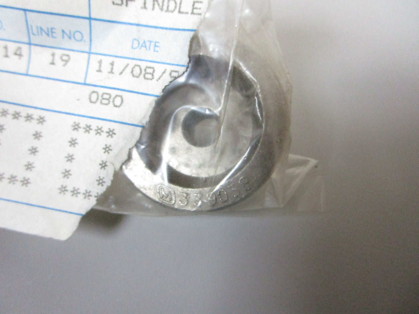*NEW OEM* 0720 OMC Johnson Evinrude Spindle 339038 0339038