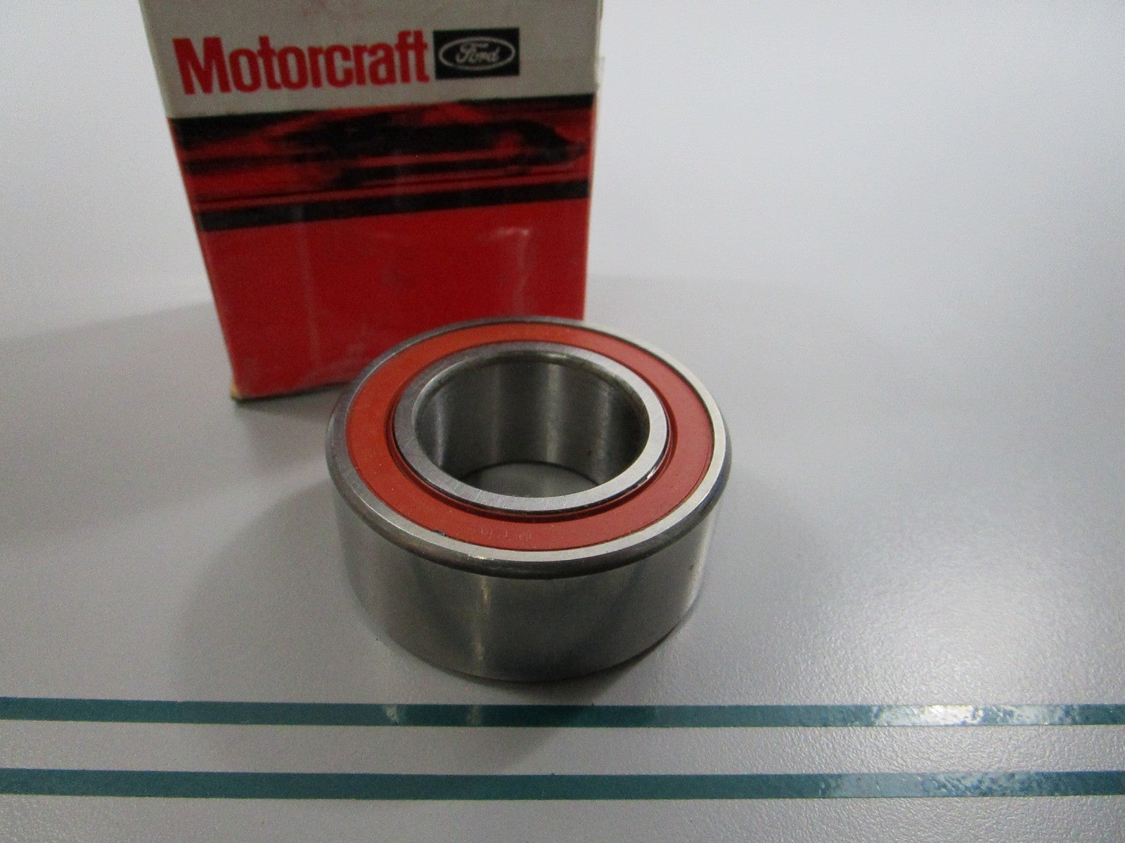 NEW OEM YP-20 C9AZ-2990-A Ford MotorCraft Bearing 0810