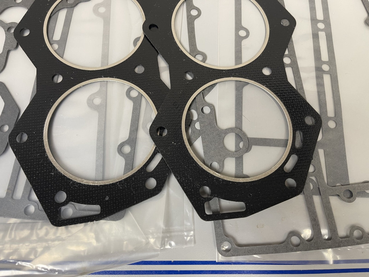 *NEW OEM* 0670 Johnson Evinrude Gaskt Set 391988 0391988