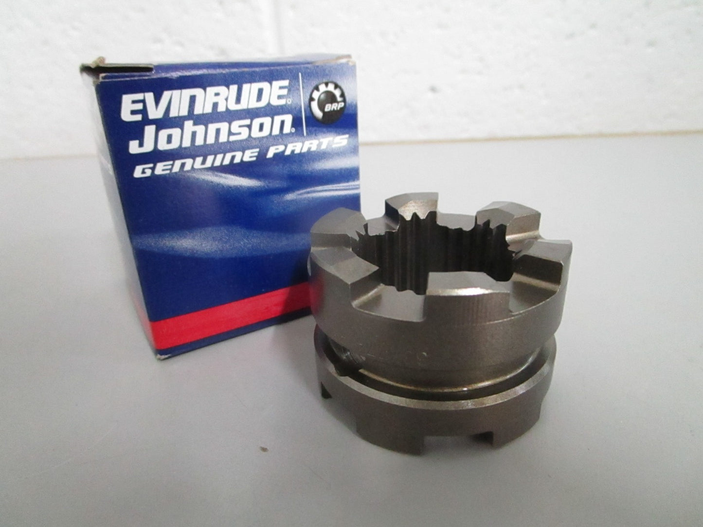 *NEW OEM* 0820 OMC Johnson Evinrude Clutch Dog Shifter 337774 0337774