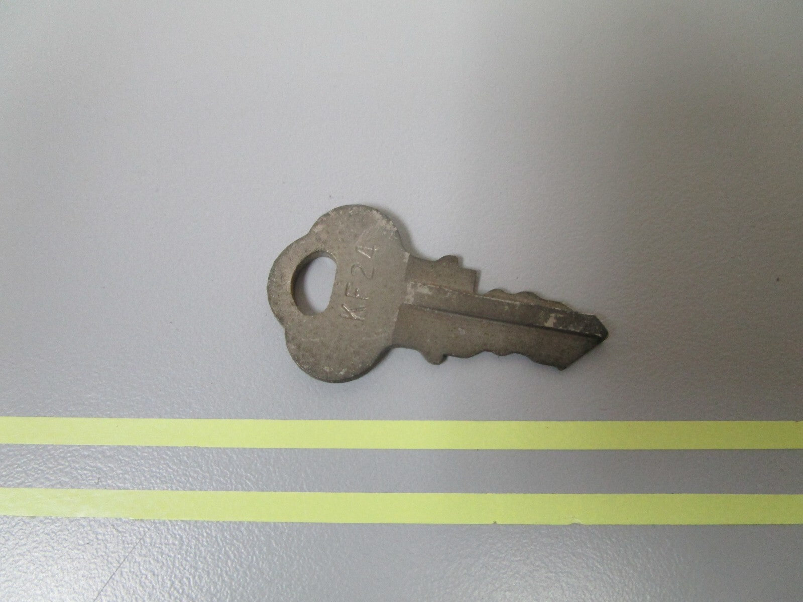 *NEW OEM* 0810 OMC Johnson Evinrude Ignition Key KF24 501539 0501539