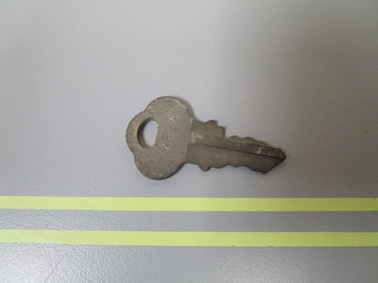 *NEW OEM* 0810 OMC Johnson Evinrude Ignition Key KF24 501539 0501539