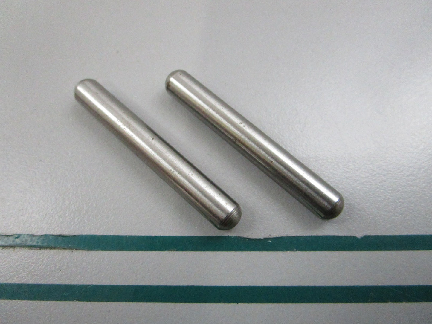 NEW OEM (LOT OF 2) 320145 0320145 OMC Johnson Evinrude Pin 0810