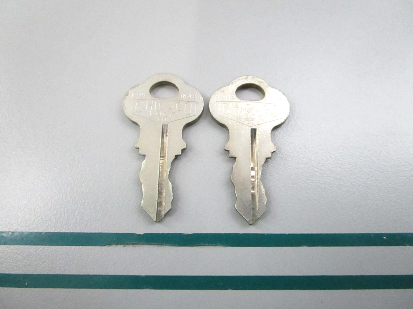 NEW OEM (LOT OF 2) 501611 0501611 OMC Johnson Evinrude KF96 Ignition Key 0810