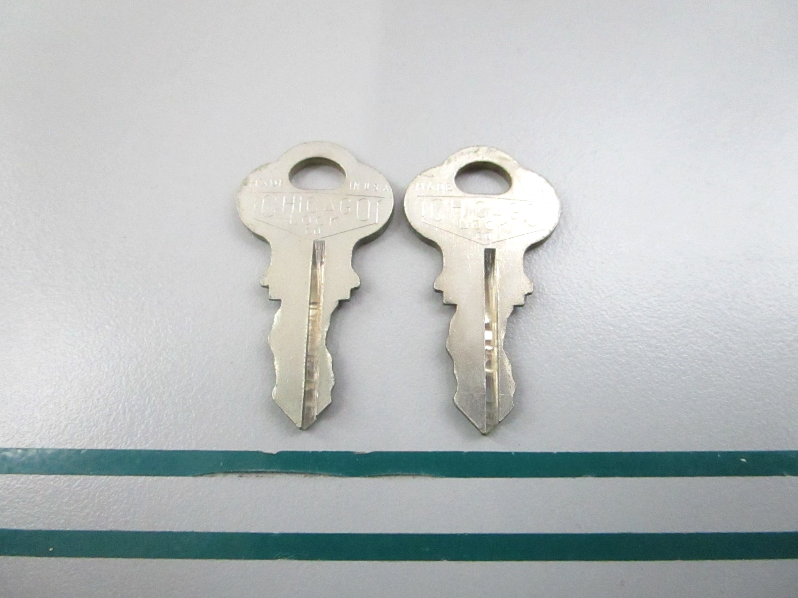 NEW OEM (LOT OF 2) 501611 0501611 OMC Johnson Evinrude KF96 Ignition Key 0810