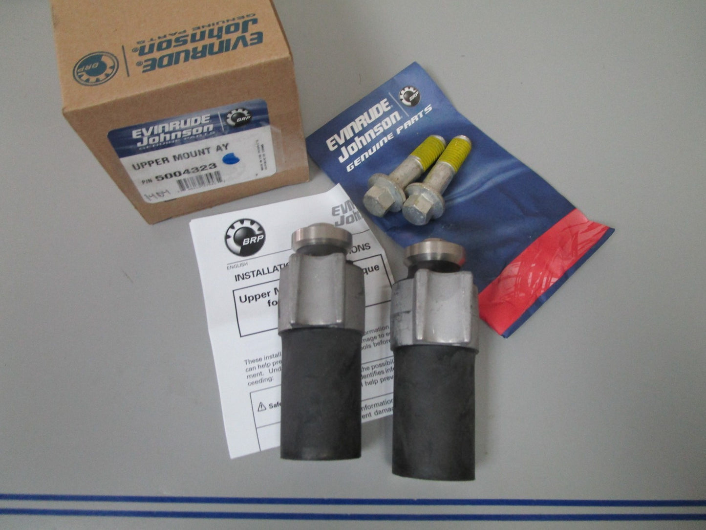 *NEW OEM* 0720 OMC Johnson Evinrude Upper Mount Assembly 5004323