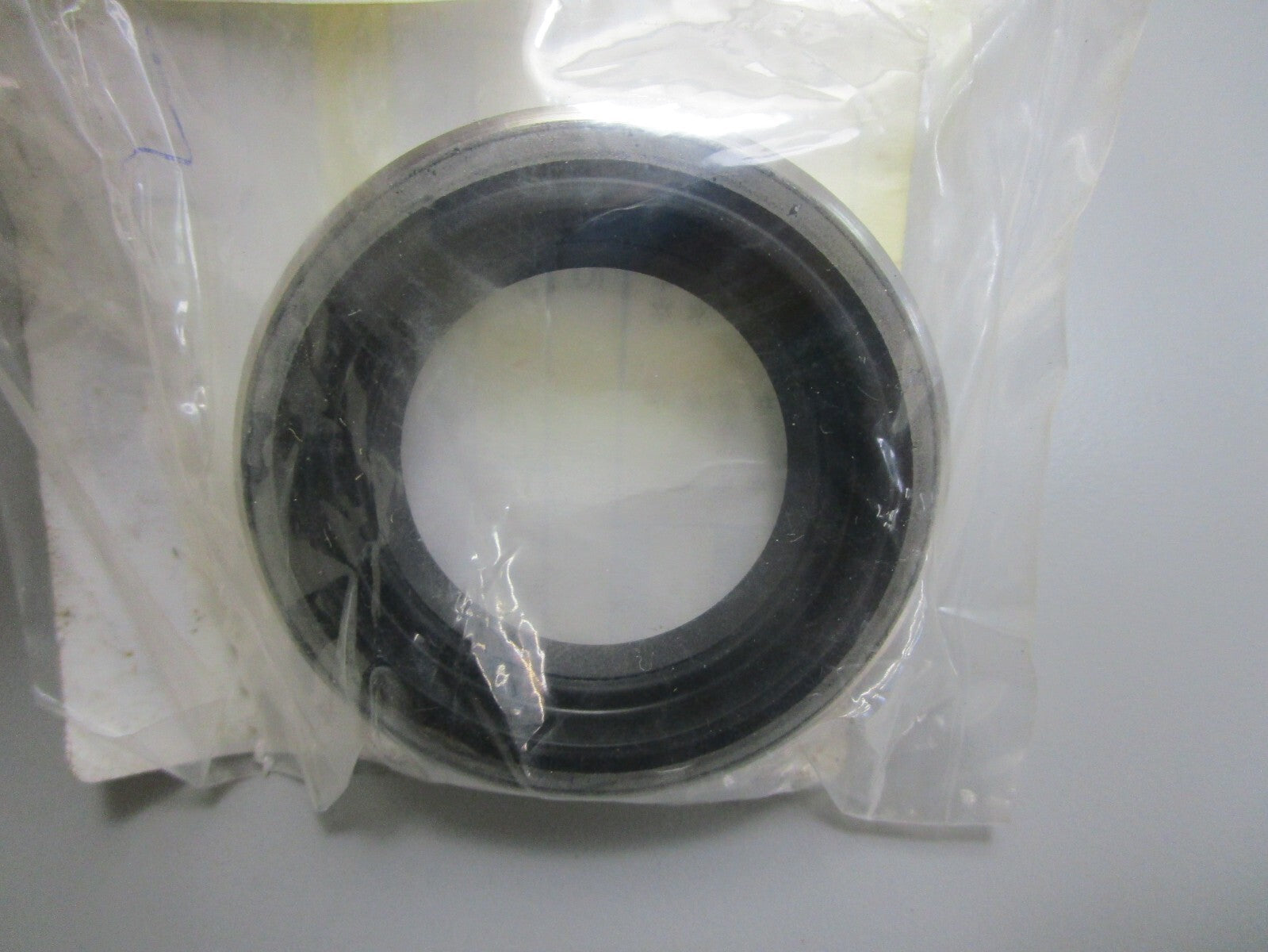 *NEW OEM* 0810 OMC Johnson Evinrude Seal 3852548