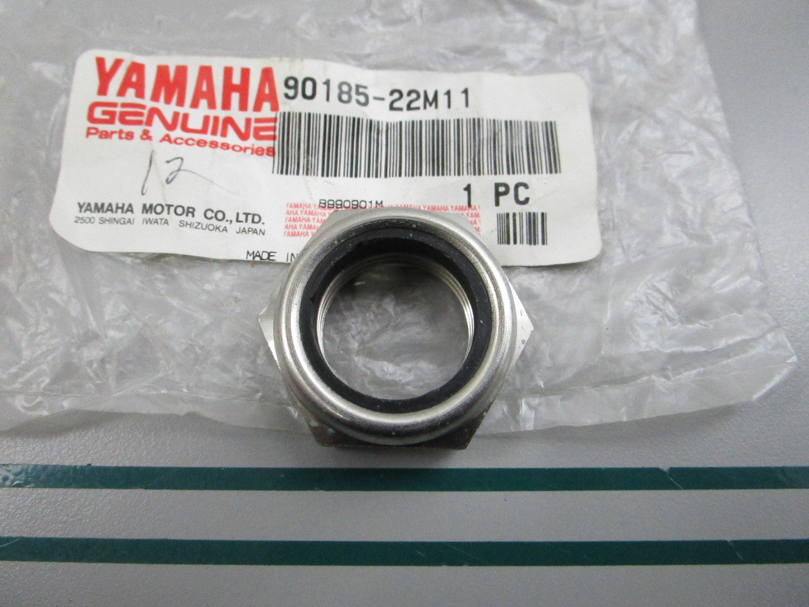 NEW OEM 90185-22M11 Yamaha Self Locking Nut 0810