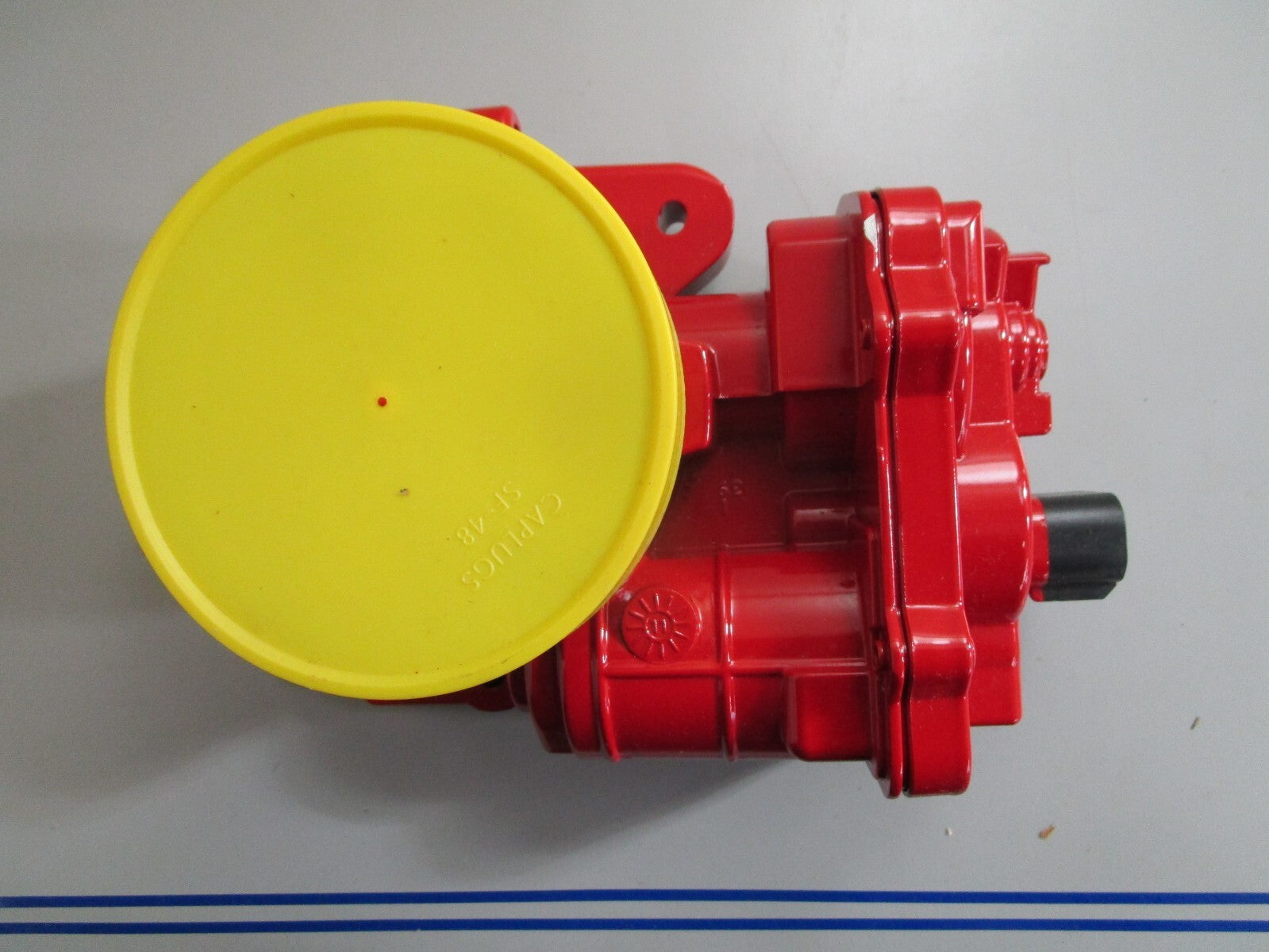 *NEW OEM* 0820 Volvo Penta Throttle Housing Body 3817844