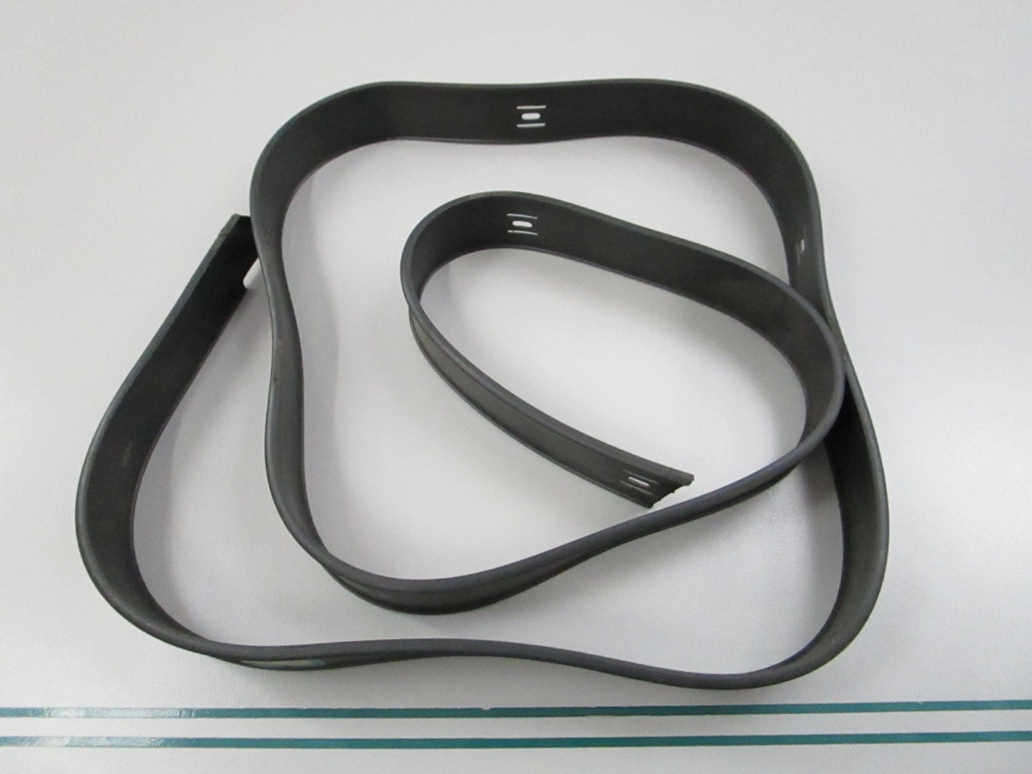 NEW OEM 1076980121 Mercedes-Benz Molding Pad 0810
