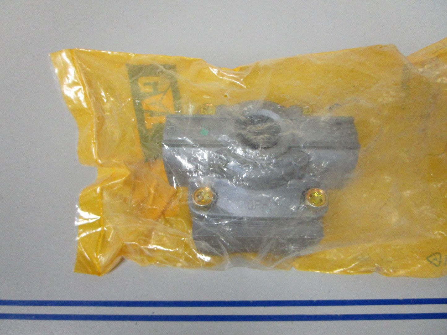 NEW OEM 5D-0470 Cat Caterpillar Valve Group 0720