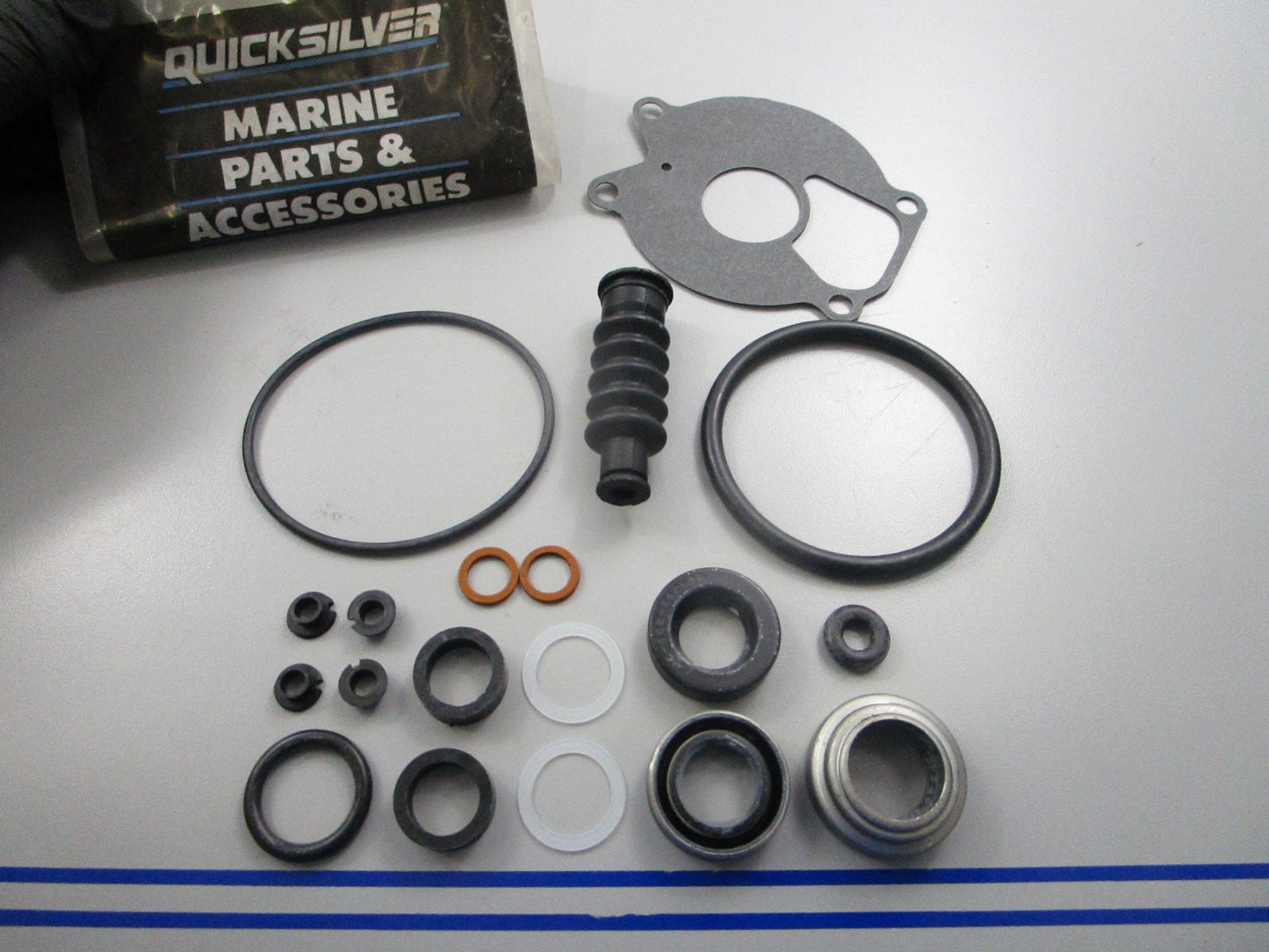 *NEW OEM* 0810 Mercury Quicksilver Seal Kit 26-85090A1