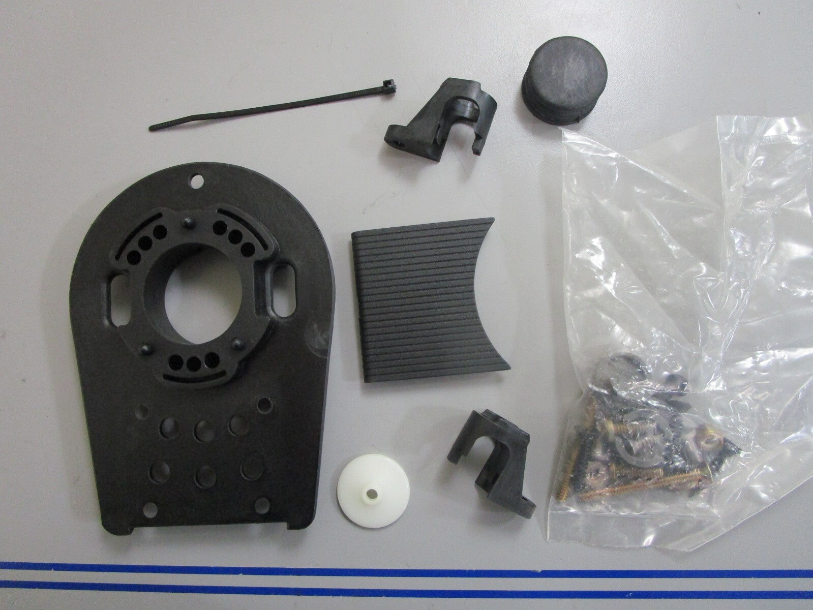 *NEW OEM* 0810 OMC Johnson Evinrude Hardware Kit 508092 0508092