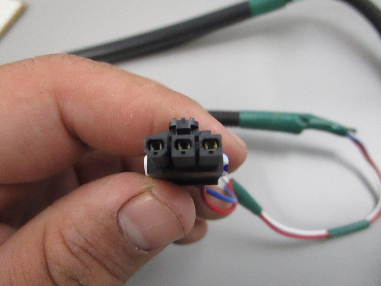 NEW OEM W11394572 Whirlpool Latch 0810