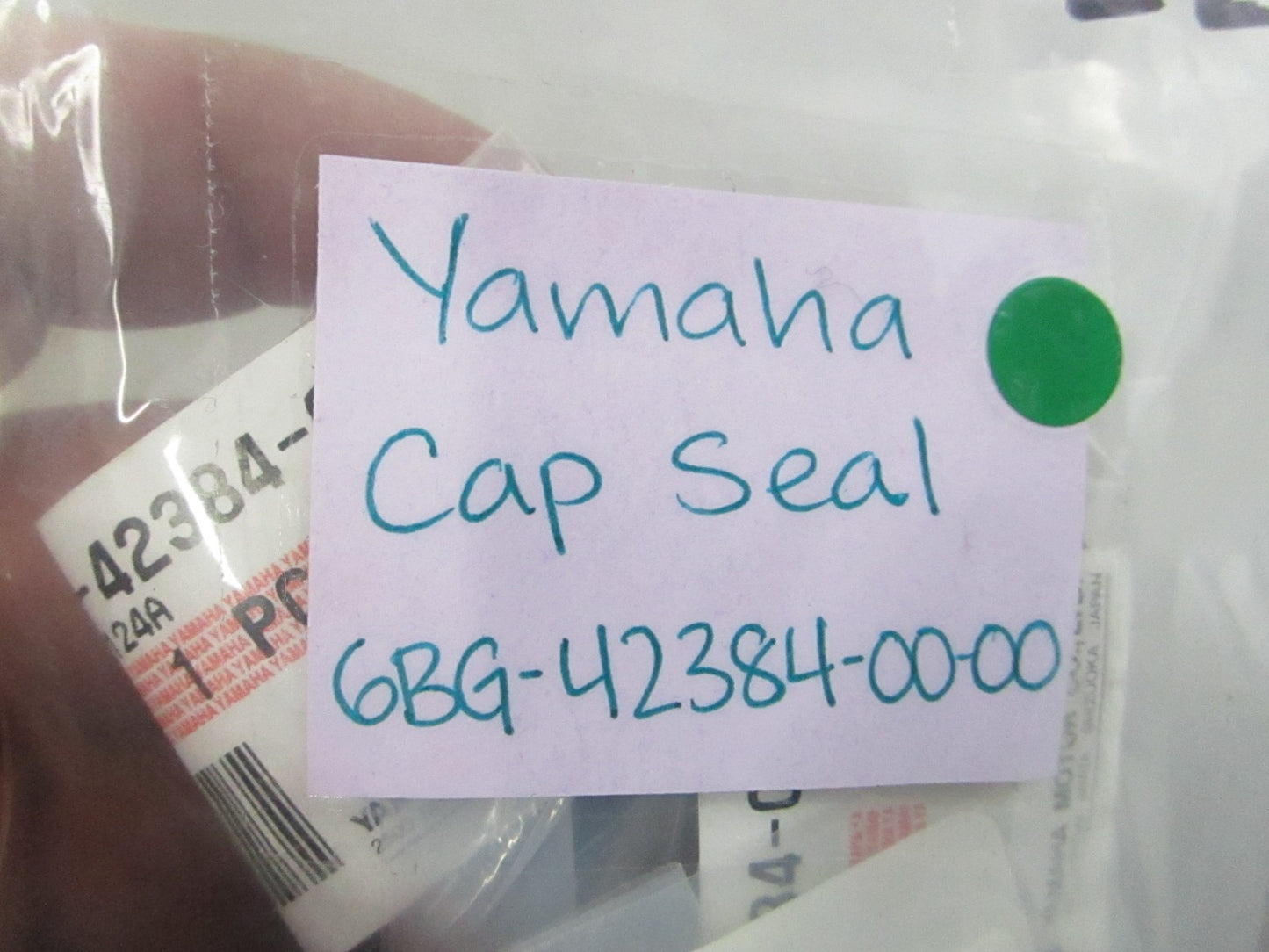 NEW OEM (LOT OF 2) 6BG-42384-00-00 Yamaha Cap Seal 0810