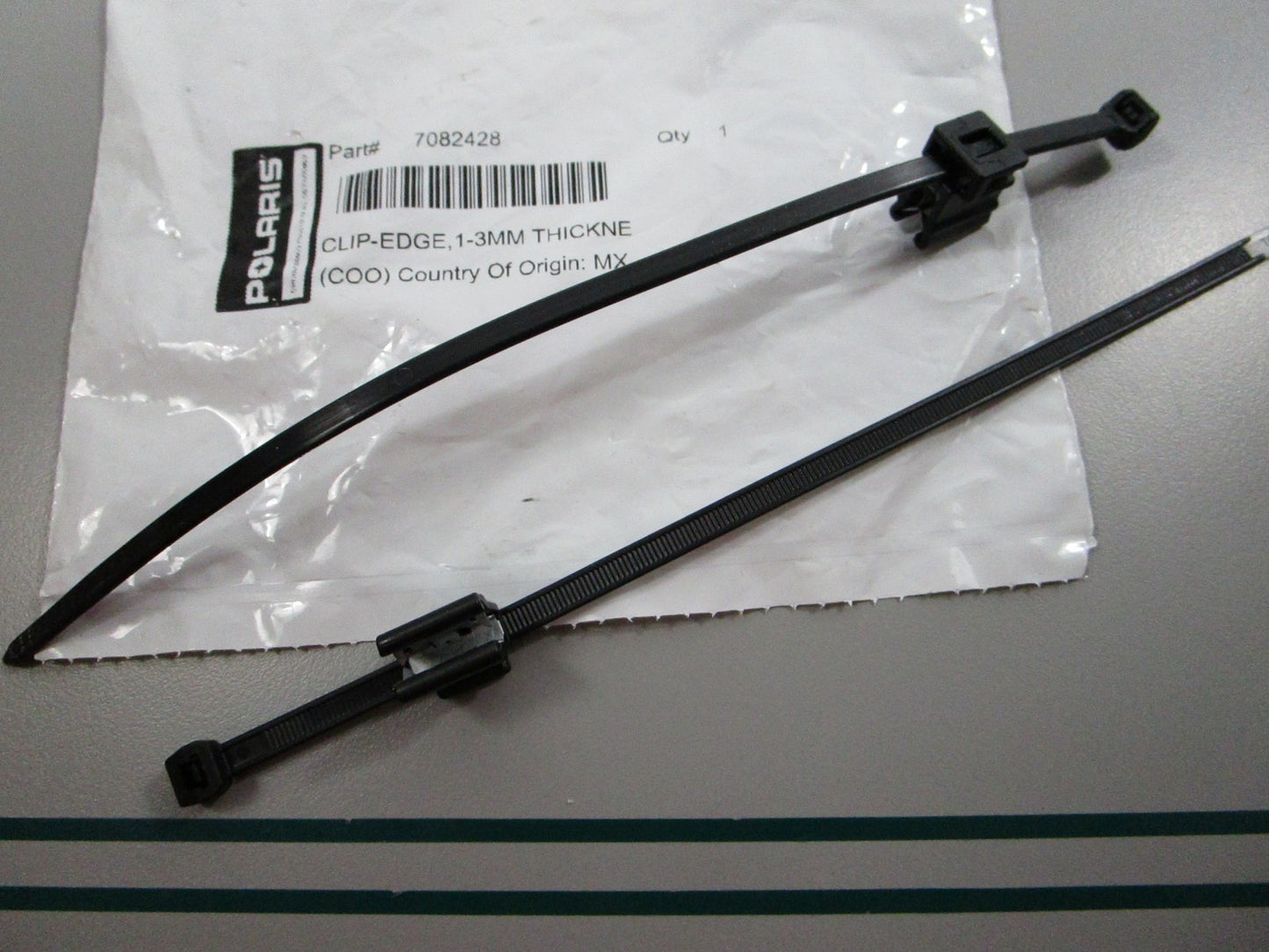 NEW OEM (LOT OF 2) 7082428 Polaris Edge Clip 0810